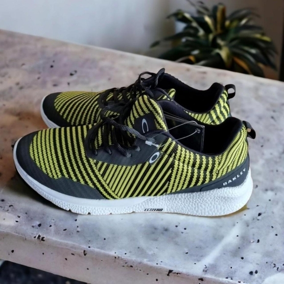 Oakley Other - Oakley evzero Lightweight Trainers Size uk 10 Bnwt